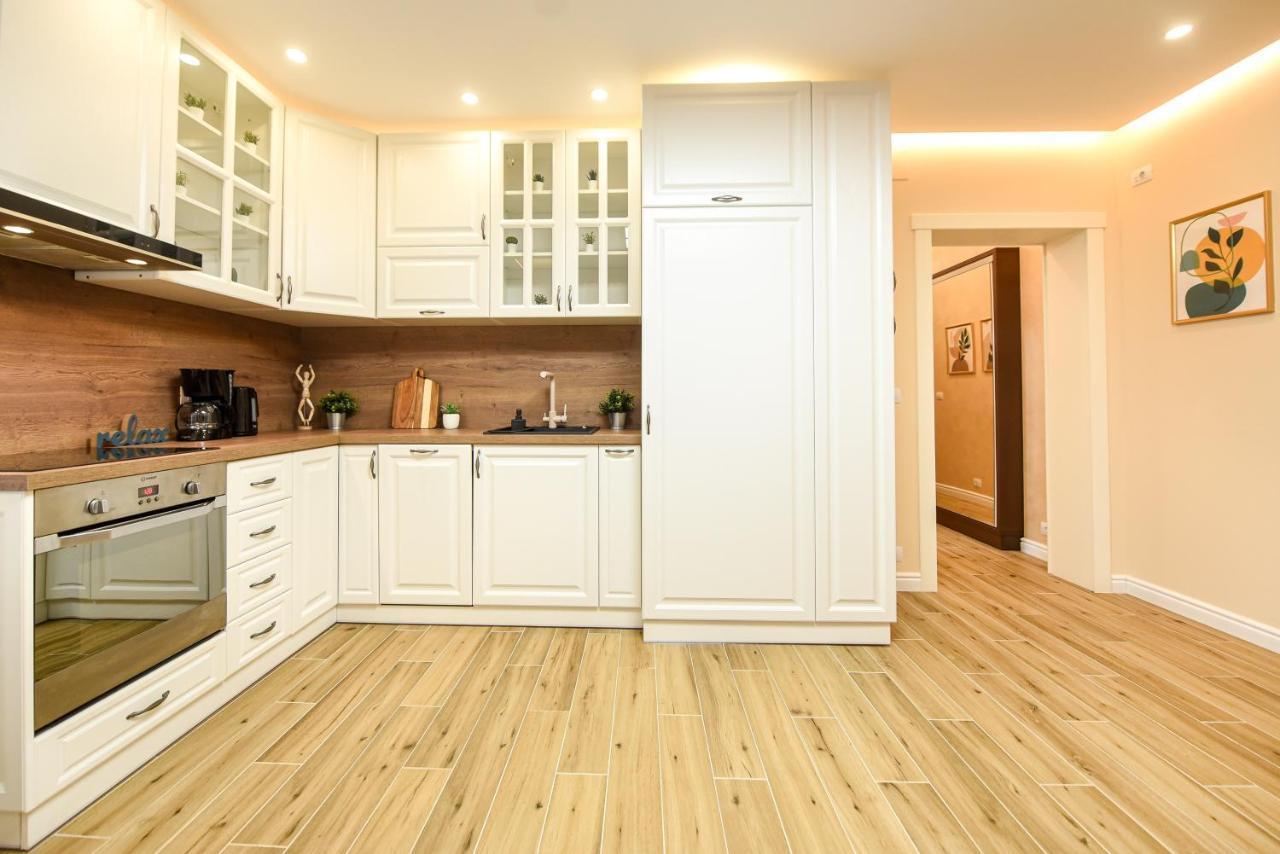 Green Leafy Brasov - Ideal 2 Bedroom Apartment المظهر الخارجي الصورة